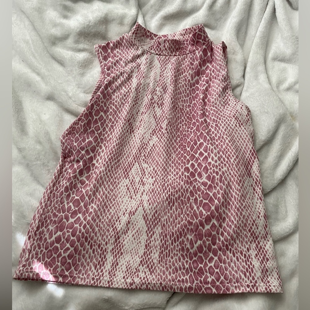 Olivia Rae Pink Top - Picture 3 of 3
